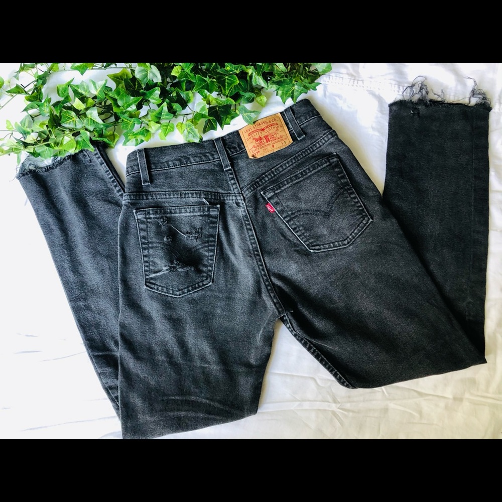 ✨MID LEVI BLACK WASHED JEANS✨
